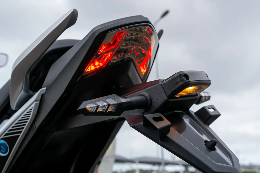 Farol Halógeno e Lanternas Full LED